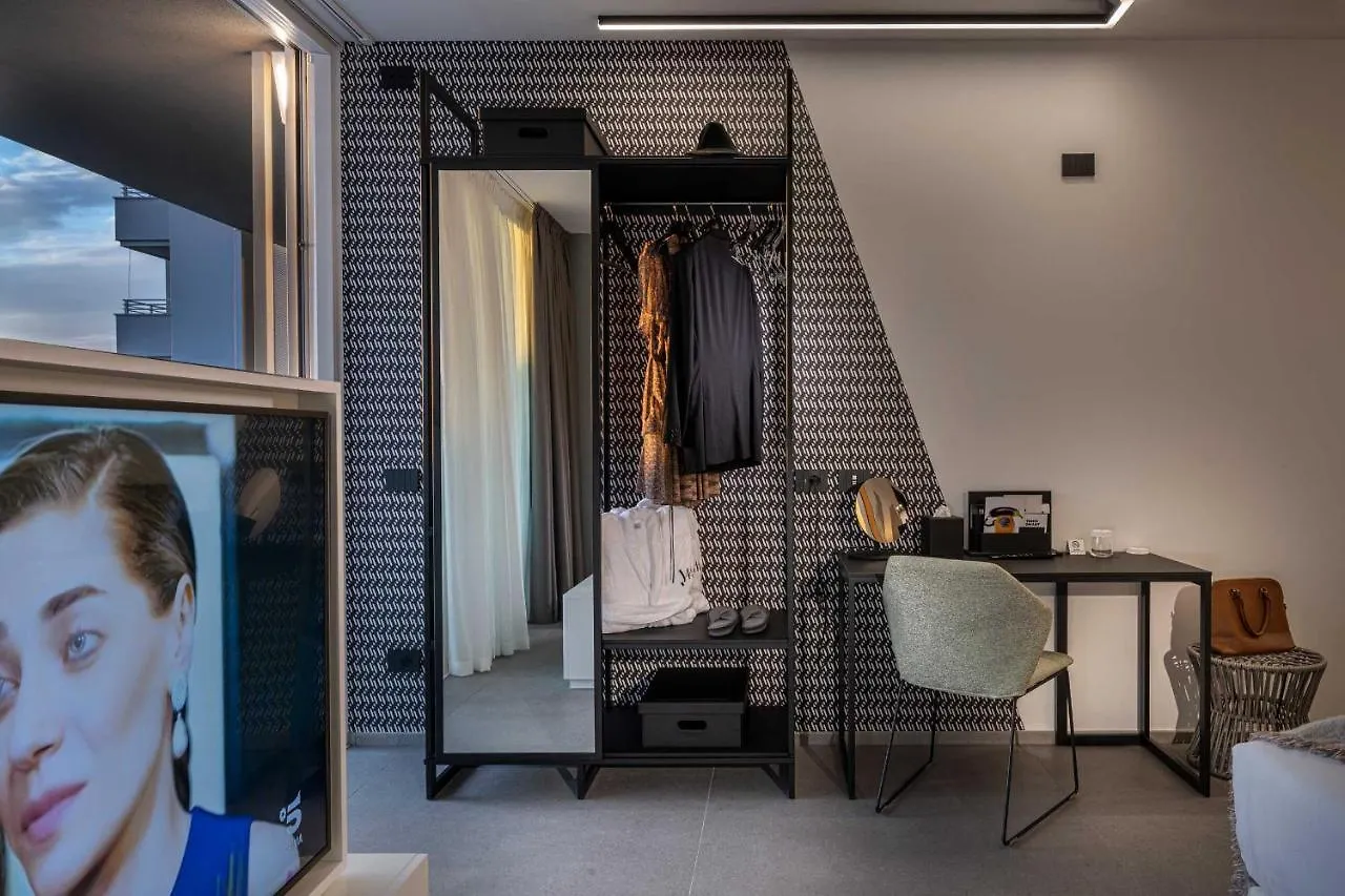 לידו די ג'סולו J44 Lifestyle Hotel  לידו די ג'סולו