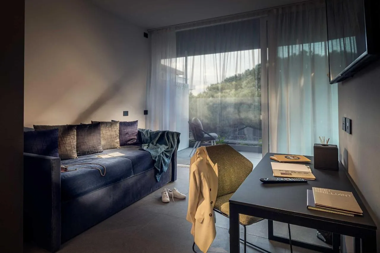 לידו די ג'סולו J44 Lifestyle Hotel